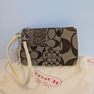 Vintage NWT Coach Soho Brown and Cream Wristlet
